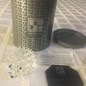 Swarovski Crystal King Hedgehog (excellent condition)